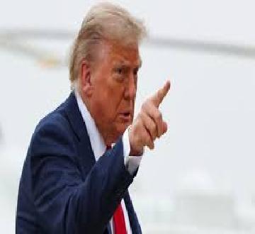 ترامب ينتظر قرار المحكمة العليا بشأن الرسوم الجمركية ... والتجار تخزن البضائع لتجنب الدفع  